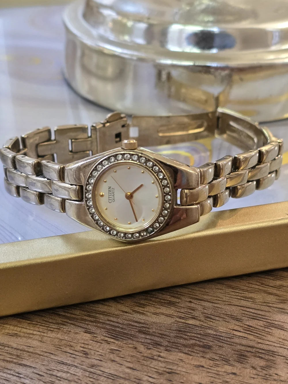 Citizen elegant quartz